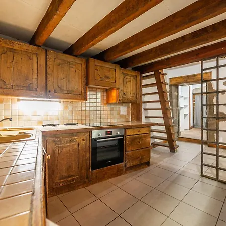 L'atypique Au Bord Du Thiou Апартаменты *